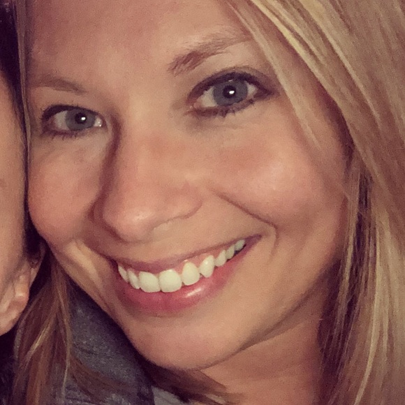 Meet your Posher, Amanda - Picture 1 of 1